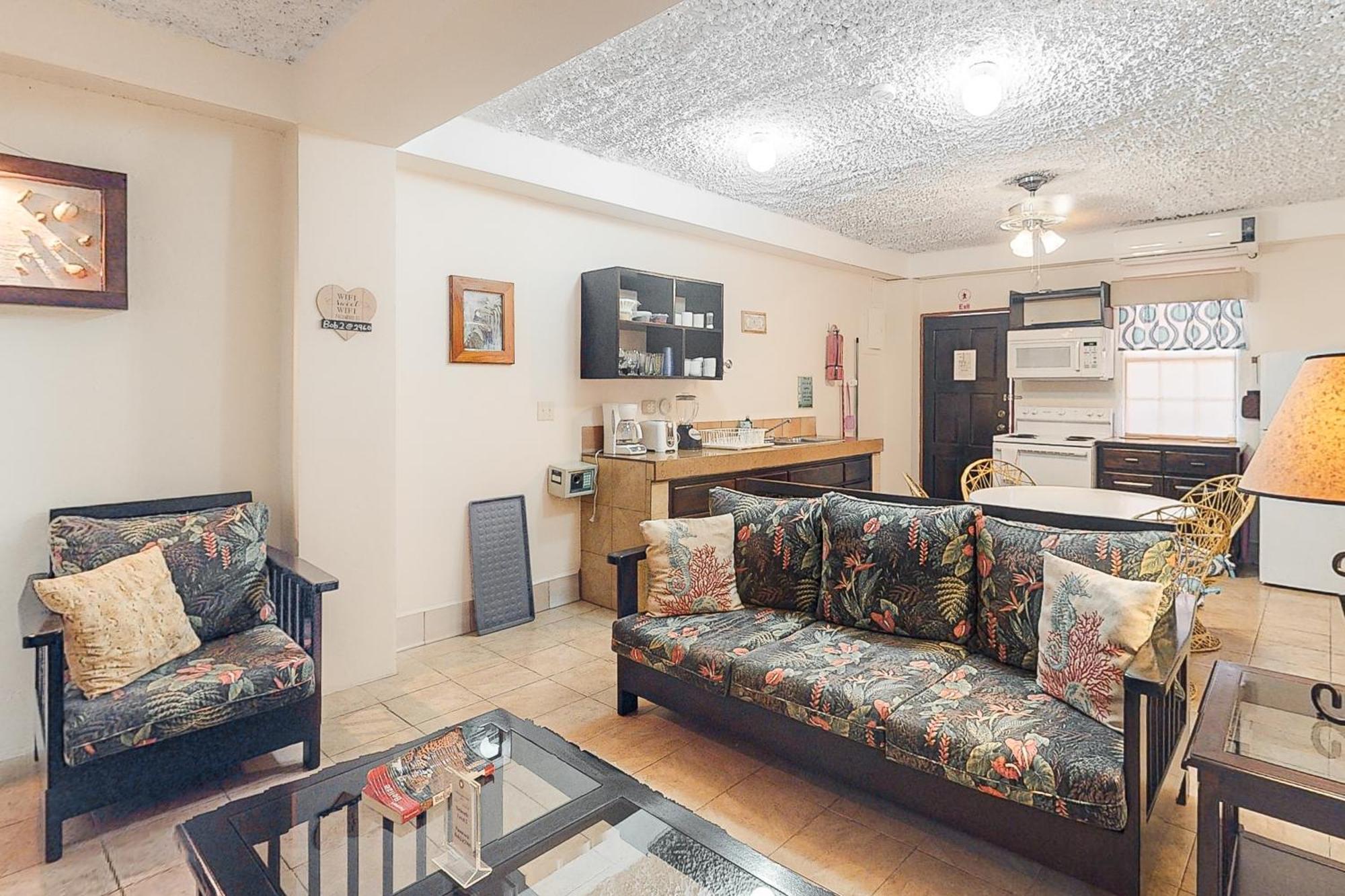 Hummingbird Home Suites San Pedro  Cameră foto