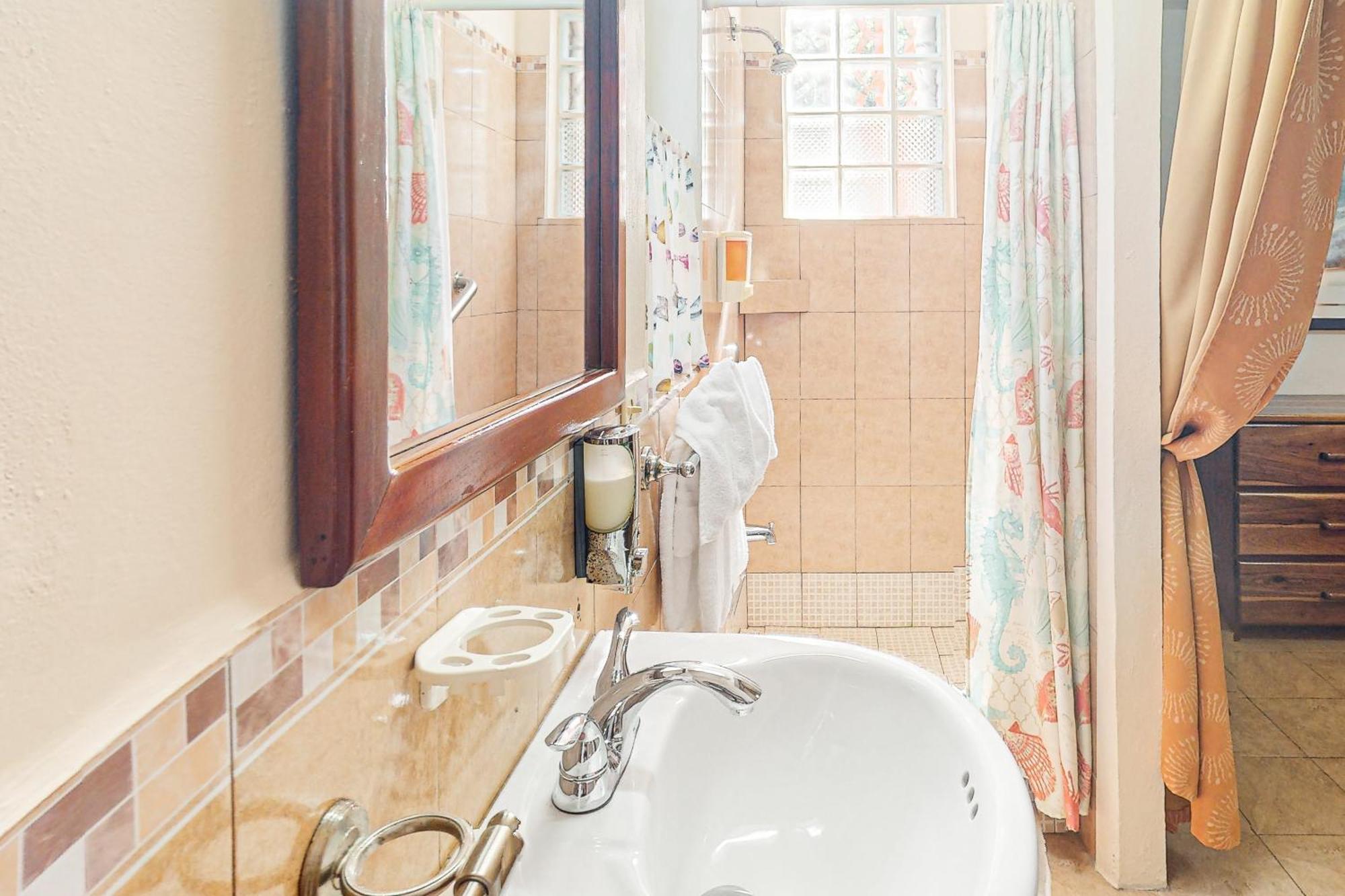 Hummingbird Home Suites San Pedro  Cameră foto